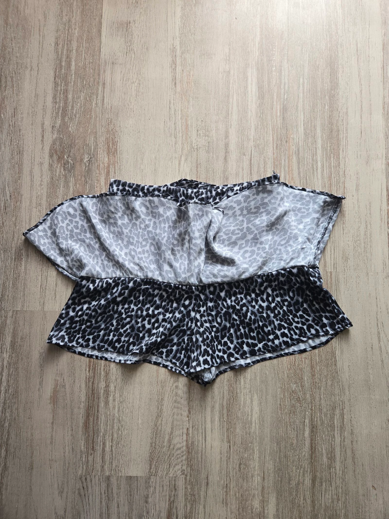 Falda corta de leopardo Zara talla 38 – photo 3